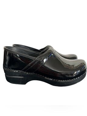 Dansko Black Patent Leather Professional Clogs 40